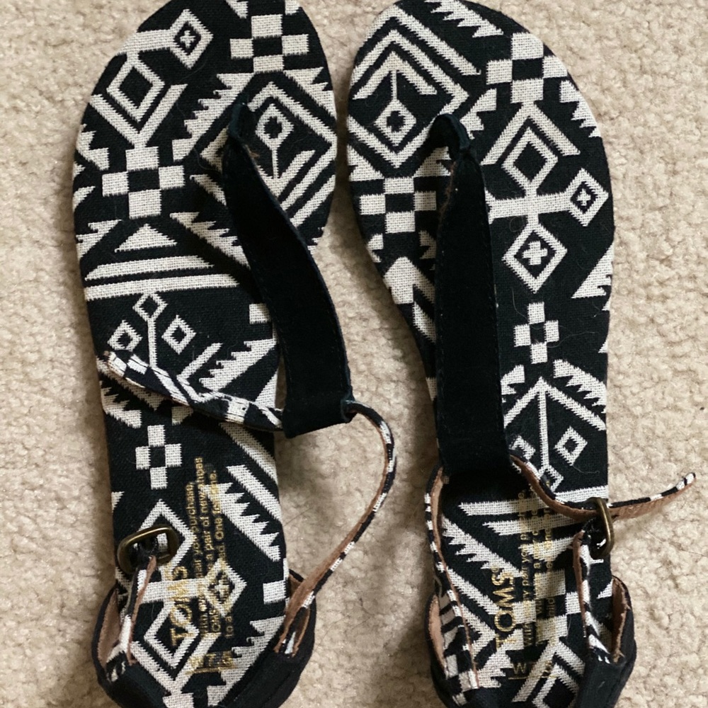 Sandals - Picture 2 of 3